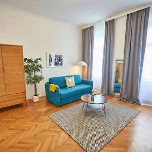 Renovated & Cozy - Close To Museumsquartier , Vienna Austria